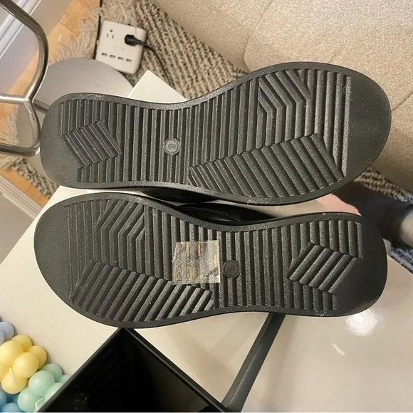 Nasty Gal Platform Faux Leather Flip Flops - Picture 9 of 10